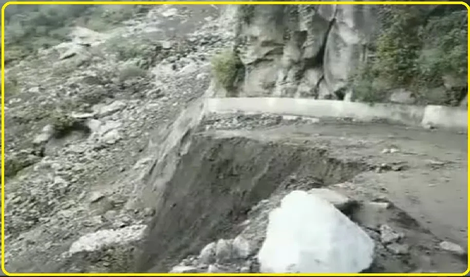 Himachal Landslide: किन्नौर से शिमला को जोड़ने वाली मुख्य सड़क पर भारी भूस्खलन, नेशनल हाईवे- 5 पूरी तरह ठप