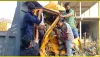 Himachal News || ढाई घंटे तक टिप्पर में फंसा रहा ड्राइवर, हादसा ऐसा कि दोनों टांगे टूटी, रॉड कटर से टिप्पर काटकर निकाला