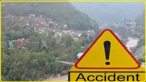 Road Accident Himachal: रेलिंग से टकराई तेज रफ्तार बाईक, युवक की मौके पर दर्दनाक मौत