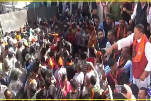 Himachal News: हिमाचल में भाजपा द्वारा विधानसभा का घेराव करने के दौरान हुई धक्का-मुक्की, भारमौर-पांगी के विधायक डॉ. जनक को आई चोटे