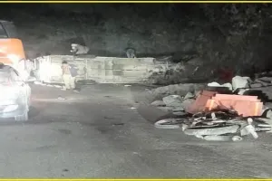 Himachal Road Accident ||  चंडीगढ़ मनाली नेशनल हाईवे  पर दर्दनाक सड़क हादसा, 20 और 22 वर्षीय युवकों की दर्दनाक मौत 