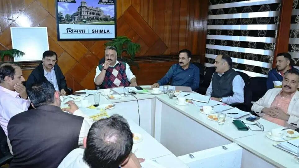 Himachal News: रोहित ठाकुर ने शिक्षा विभाग व शिक्षा बोर्ड अधिकारियों के साथ की समीक्षा बैठक